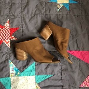 NWOB Lucky Brand Organza leather mules 10M Sesame